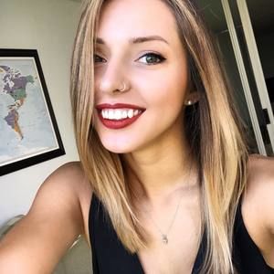 Meet your Posher, Olivia